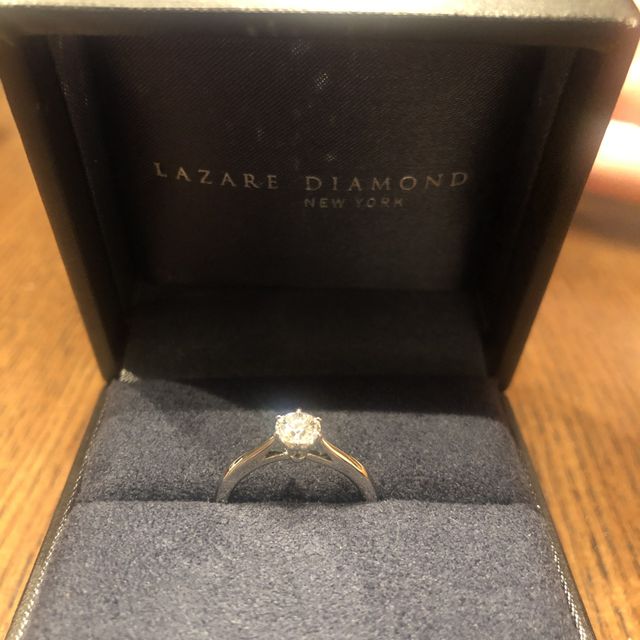【ラザール ダイヤモンド(LAZARE DIAMOND)の口コミ】 ダイヤモンドの美しさに惹かれてずっと憧れていました。彼がプロポーズの…