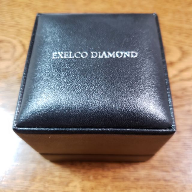 【エクセルコダイヤモンド(EXELCO DIAMOND)の口コミ】 試着したハーフエタニティリングの中で一番細身で美しくて一目惚れしまし…