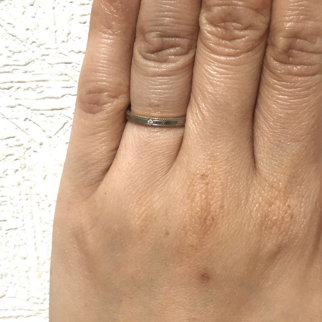 【NINA RICCI(ニナリッチ)の口コミ】 私がミル打ちの指輪が欲しいと思っていたのですが、シンプルな方がいい彼…