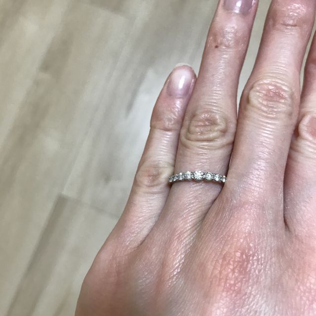 【銀座ダイヤモンドシライシの口コミ】 一粒ダイヤモンドではなく、ダイヤモンドが贅沢にたくさん使われていて、…