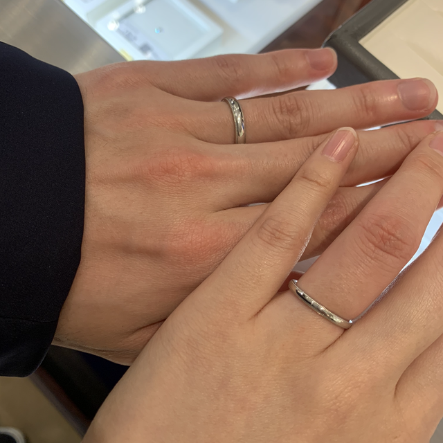 【MIKIMOTO(ミキモト)の口コミ】 シンプルですが、デザインがあるものがいいと思ったのでミル打ちを試着し…