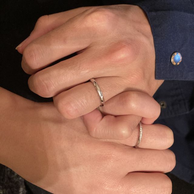 【エクセルコダイヤモンド(EXELCO DIAMOND)の口コミ】 　婚約指輪は、仕事に疲れたとき指輪の輝きをみて癒されるデザインのもの…