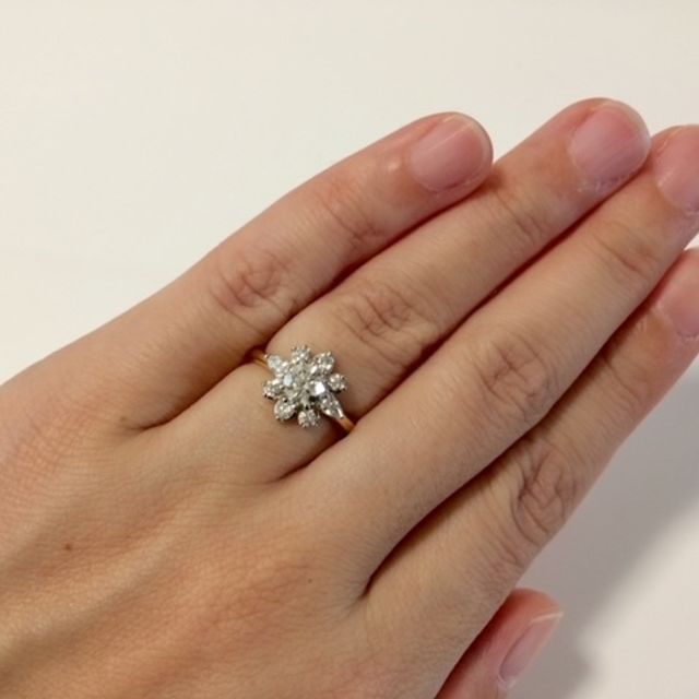 【TOMOE(トモエ)の口コミ】 デザインの可愛らしさ華やかさに一目ぼれでした。リング部分がゴールドな…