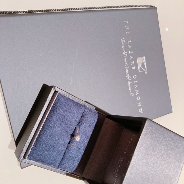 【ラザール ダイヤモンド(LAZARE DIAMOND)の口コミ】 日常でつけたり結婚指輪と重ね付けができるようにインパクトが強くないデ…