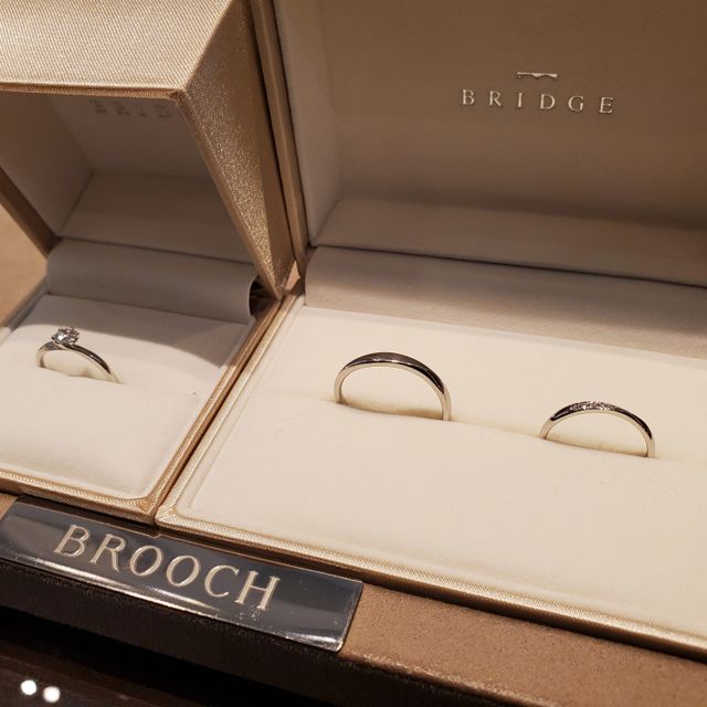 【BRIDGE(ブリッジ)の口コミ】 ダイヤが綺麗で、一目惚れでした！婚約指輪のリングにさりげなくダイヤが…