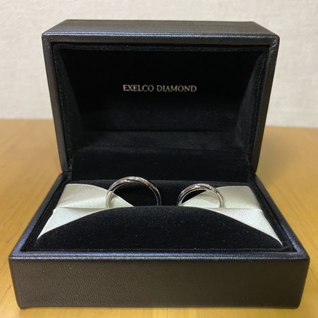 【エクセルコダイヤモンド(EXELCO DIAMOND)の口コミ】 指輪のデザインはS型のツヤ消しというこだわりがあったので、候補を出して…