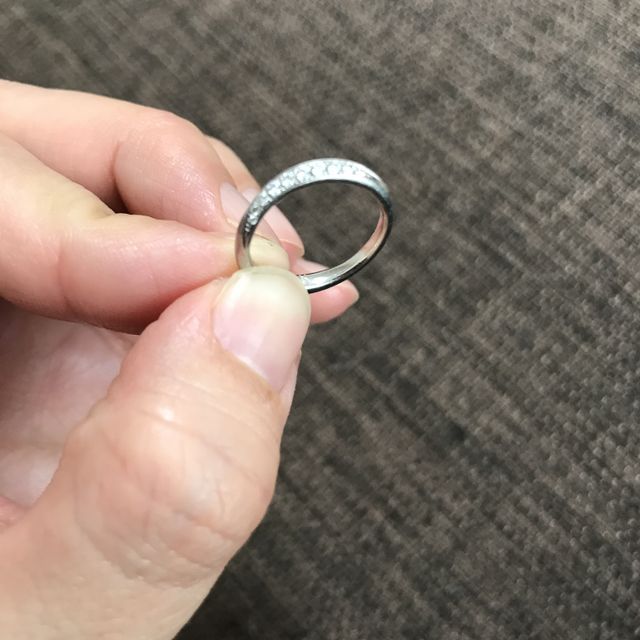 【宝寿堂(ほうじゅどう)の口コミ】 私の指が水かきがあり指輪が下まで入らないのですが、店員さんがS字で指に…