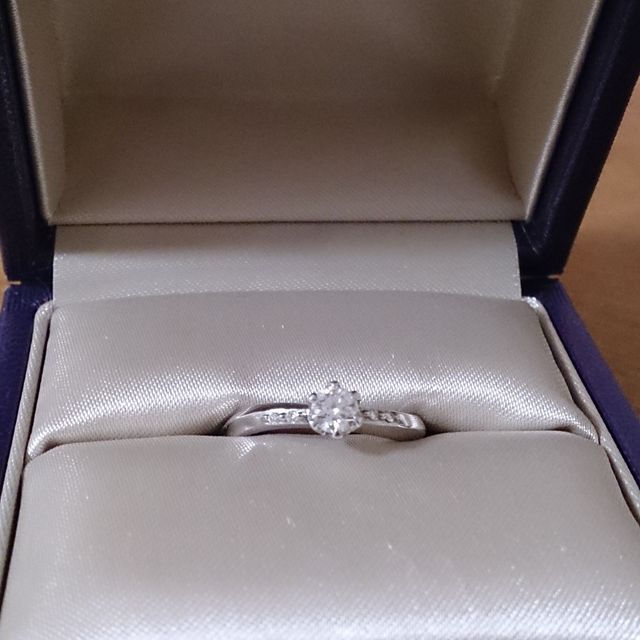 【agete(アガット)の口コミ】 元々アガットのアクセサリーが大好きで、婚約指輪は絶対にここのブランド…