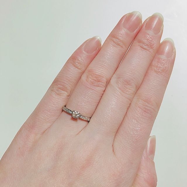 【銀座ダイヤモンドシライシの口コミ】 いくつかのブランドを見て回り、沢山の種類の指輪を見せていただきました…