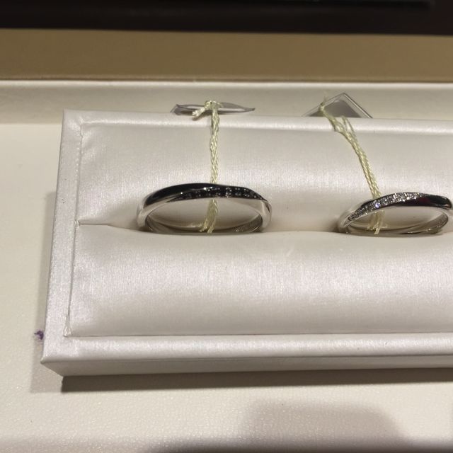 【Ponte Vecchio(ポンテヴェキオ)の口コミ】 ストレートでダイヤモンド入りを探してこちらを試着しました。男性のもの…