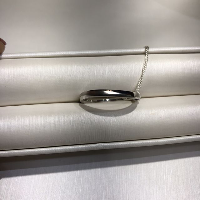 【Only You(オンリーユー)の口コミ】 個人的にきらきら感が得意ではなかったんですが、この指輪は、一部にある…