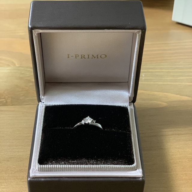 【アイプリモ(I-PRIMO)の口コミ】 彼が選んでくれたのですが、ウェーブが手を綺麗に見せてくれるとおもいま…