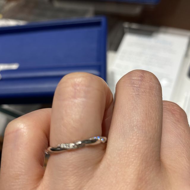 【銀座ダイヤモンドシライシの口コミ】 つけた瞬間、可愛い！！！！が連発でした。自分の指に似合っていたとおも…