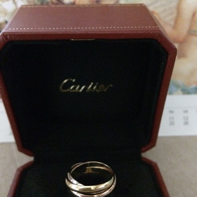 【カルティエ(Cartier)の口コミ】 ２０年ほど前から欲しかった指輪です。映画館でグレースドモナコを見てか…