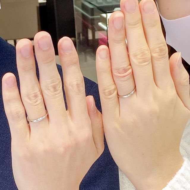 【アイプリモ(I-PRIMO)の口コミ】 あまりゴツゴツとしたものではなく、とてもシンプルなデザイン。内側はゴ…