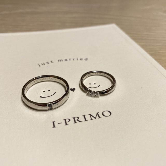 【アイプリモ(I-PRIMO)の口コミ】 女性用にはダイヤモンドが3つ、
男性用にはブラックダイヤモンドが2つつい…