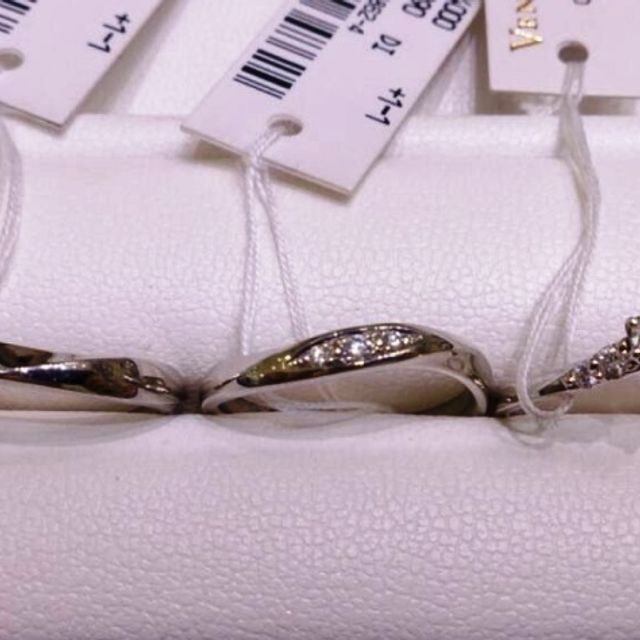 【ヴァンドーム青山(VENDOME AOYAMA)の口コミ】 飽きの来ないデザインと太過ぎず細すぎないバランスの取れた指輪で非常に…