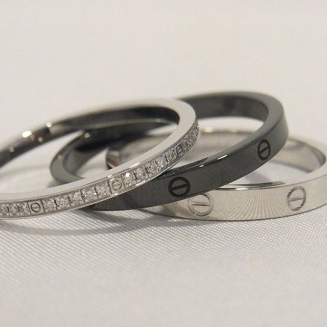 【カルティエ(Cartier)の口コミ】 ビーラブリングとラブリングスリーフープで悩みましたがビーラブの方は少…
