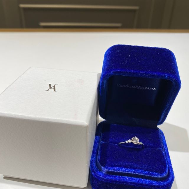 【ヴァンドーム青山(VENDOME AOYAMA)の口コミ】 指輪のリングの細さが細く、華奢なデザインで指が細く長く見えたから。ま…