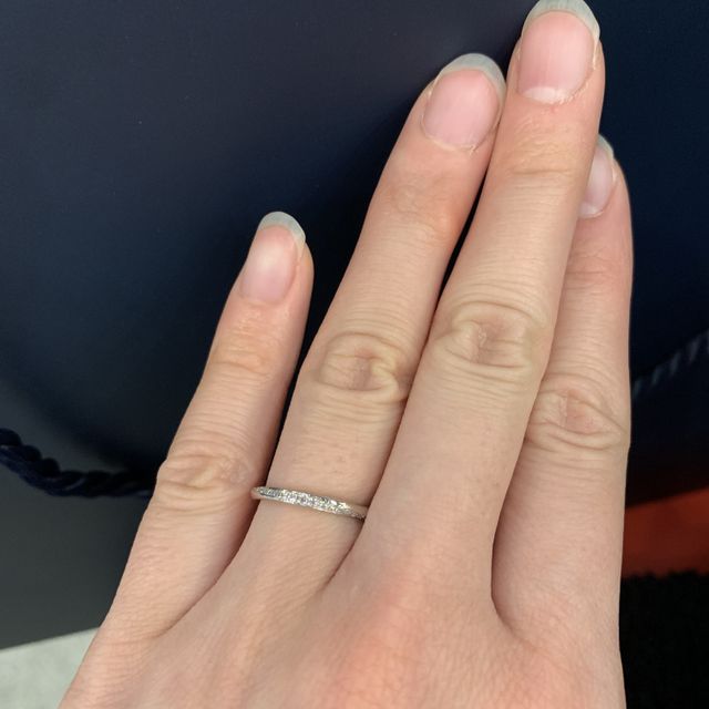 【銀座ダイヤモンドシライシの口コミ】 デザインがシンプルで最初に見た時からお気に入りになりました。他のもの…