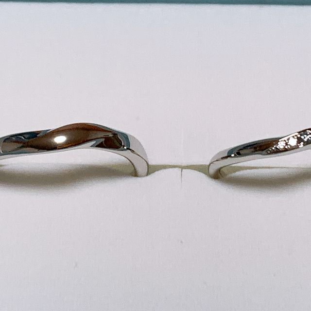 【Disney Cinderella(ディズニー シンデレラ)の口コミ】 デザインがシンデレラのものを探していて、ストレートよりもウェーブのも…