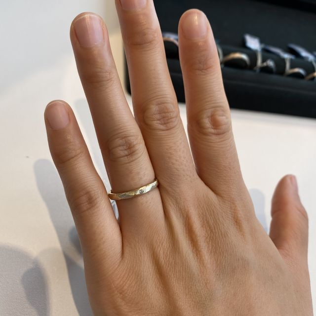 【BRILLIANCE+(ブリリアンスプラス)の口コミ】 槌目模様の指輪がオシャレでとてもよかったです！
実際に画像で見るよりも…
