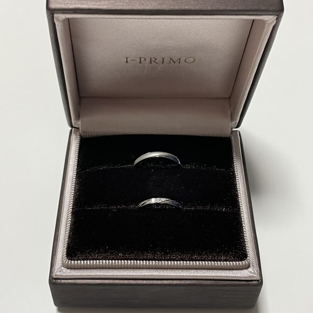 【アイプリモ(I-PRIMO)の口コミ】 初めて指輪探しに行ったのがアイプリモでした。
ストレートデザインにウェ…
