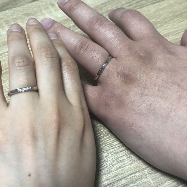 【ラザール ダイヤモンド(LAZARE DIAMOND)の口コミ】 試着をしてみて、自分の指に合うもの、彼の指に合うもの、を選びました。…