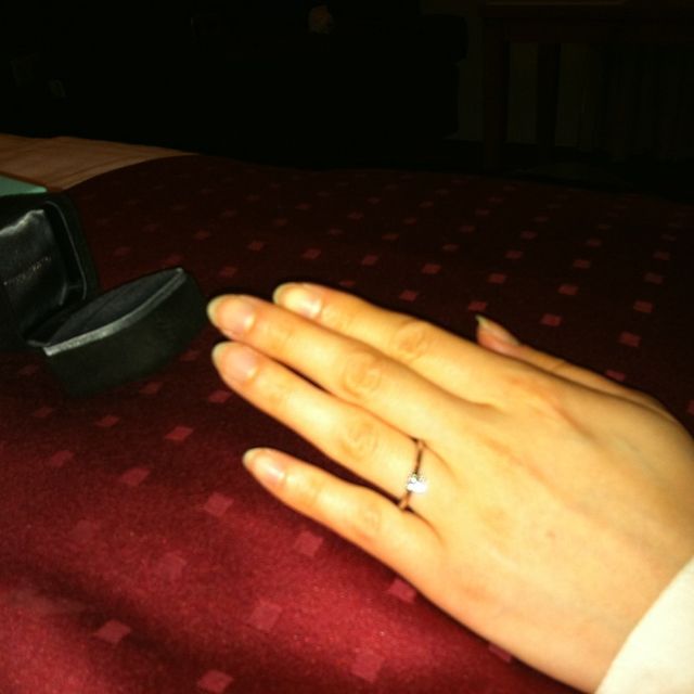 【ティファニー(Tiffany & Co.)の口コミ】 婚約指輪はティファニーと決めていました。当時のデザインはハートが流行…