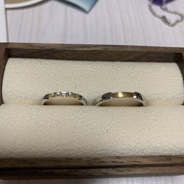 【PORTADA(ポルターダ)の口コミ】 他にあまりないデザインかつ、シンプルであり存在感がある指輪だったため…