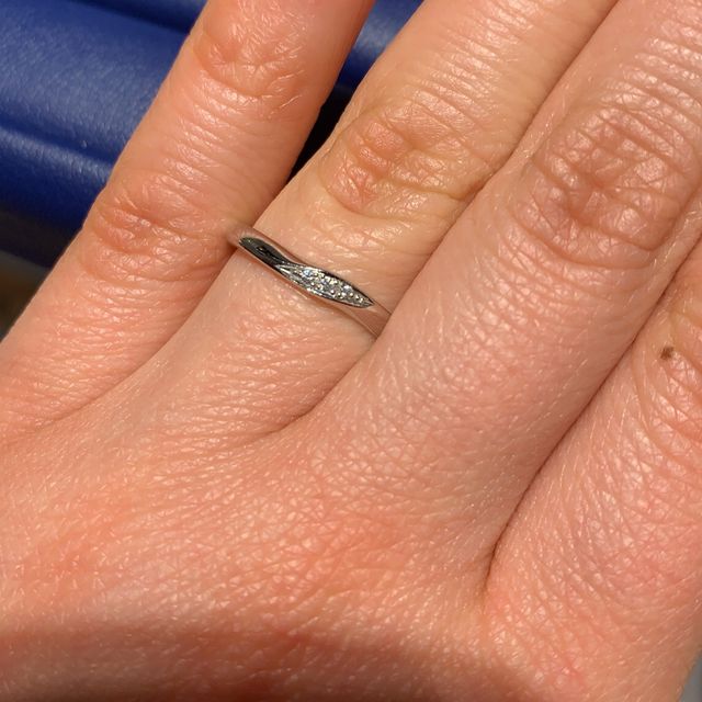 【銀座ダイヤモンドシライシの口コミ】 ダイヤや指輪に関してほぼ知識はないのですが、ダイヤの輝き方が他ブラン…