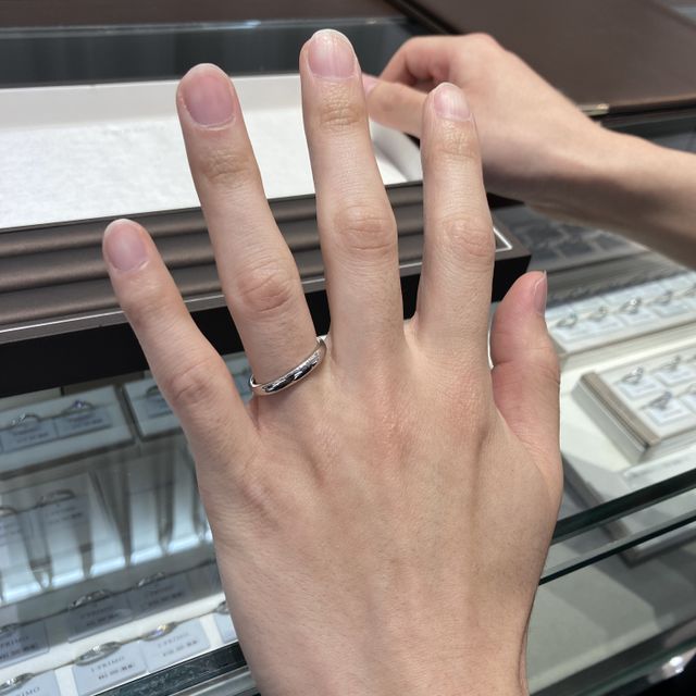 【アイプリモ(I-PRIMO)の口コミ】 石なしでシンプルな結婚指輪を探しており、アイプリモさんの結婚指輪を試…