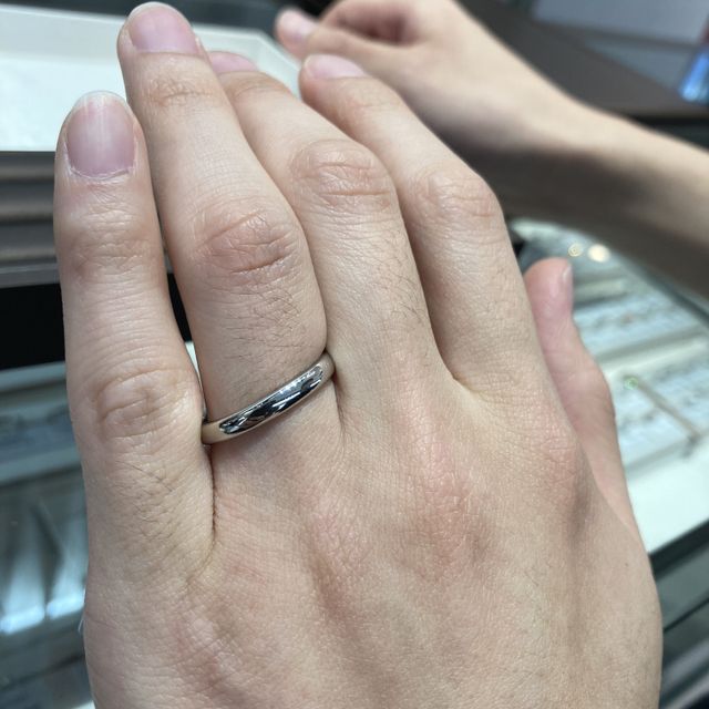 【アイプリモ(I-PRIMO)の口コミ】 石なしでシンプルな結婚指輪を探しており、アイプリモさんの結婚指輪を試…