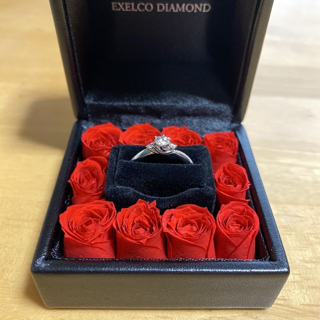 【エクセルコダイヤモンド(EXELCO DIAMOND)の口コミ】 シンプルでダイヤ1粒のみのデザインを探していましたが、担当の方や彼氏の…