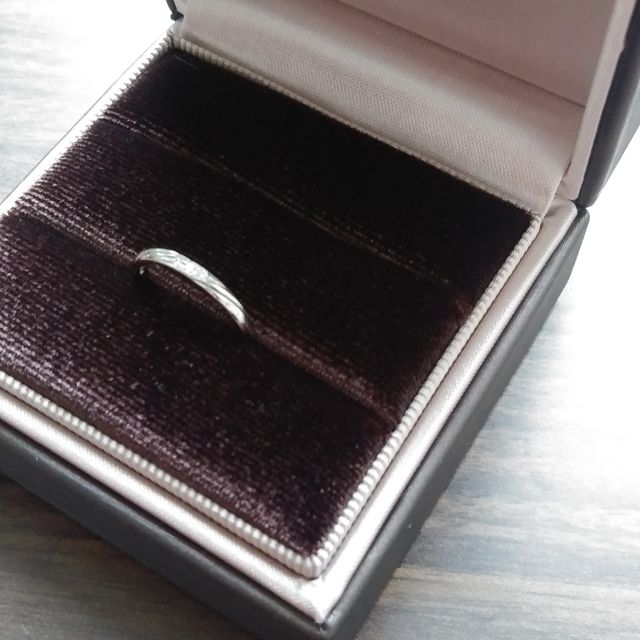 【アイプリモ(I-PRIMO)の口コミ】 斜めラインが指が長く綺麗に見えるということ。
普段からアクセサリーを身…