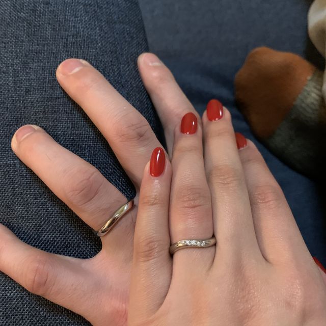 【アイプリモ(I-PRIMO)の口コミ】 婚約指輪がS字カーブなので、そのカーブに合うデザインを選びました。
他…