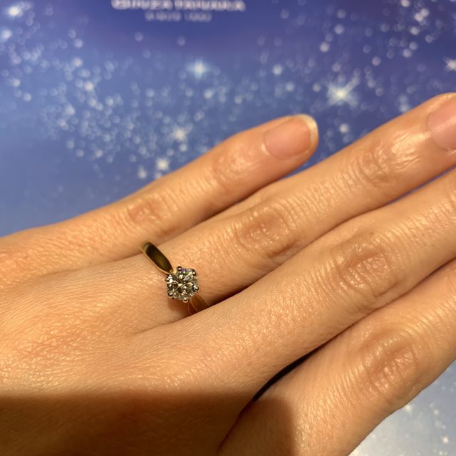 【ギンザタナカブライダル(GINZA TANAKA BRIDAL)の口コミ】 ダイヤモンドの輝きにまず圧倒されました。
他店では0.3カラットの値段で…