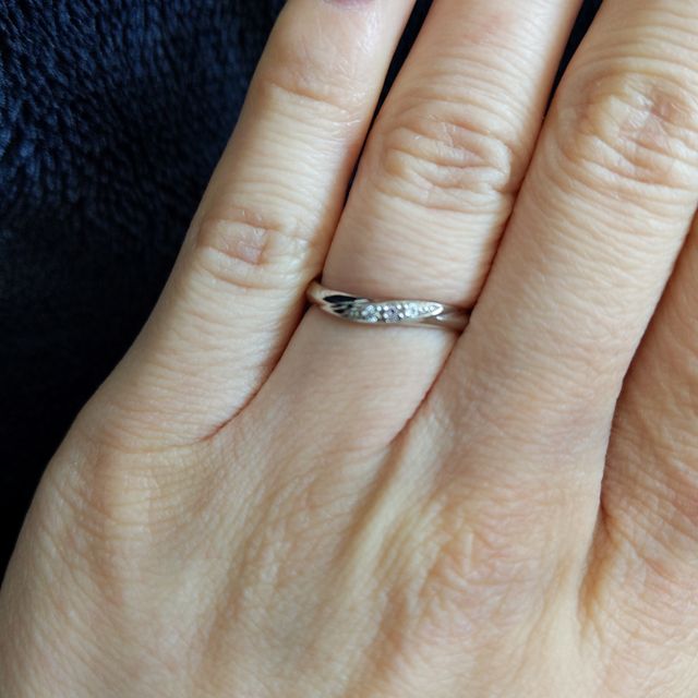 【アイプリモ(I-PRIMO)の口コミ】 ウェーブ型の指輪を検討していたので見せていただき、指がきれいに見える…