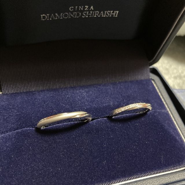 【銀座ダイヤモンドシライシの口コミ】 どこからみても綺麗に輝くダイヤモンドが素敵。
ストレート形状なのに斜め…