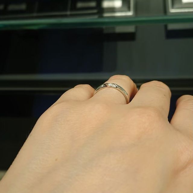 【エクセルコダイヤモンド(EXELCO DIAMOND)の口コミ】 二人とも毎日身に着けていたかったため、指輪の付け心地に違和感がなく、…
