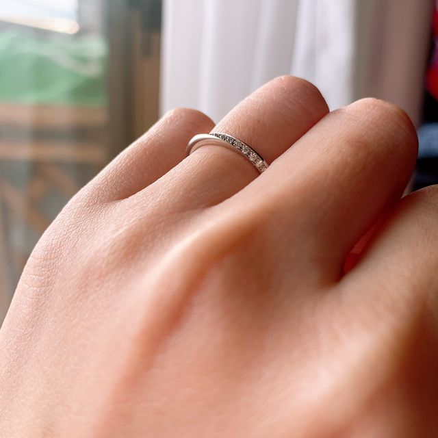 【銀座ダイヤモンドシライシの口コミ】 デザインは『様々な角度から見ると全く違うデザインに見える』という店員…