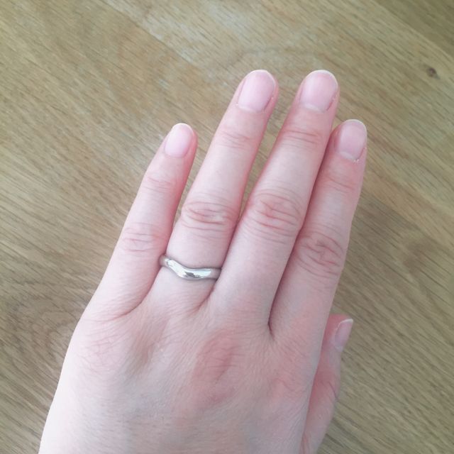 【ティファニー(Tiffany & Co.)の口コミ】 出産記念に憧れのティファニーのリングを購入しました。真っ直ぐなデザイ…