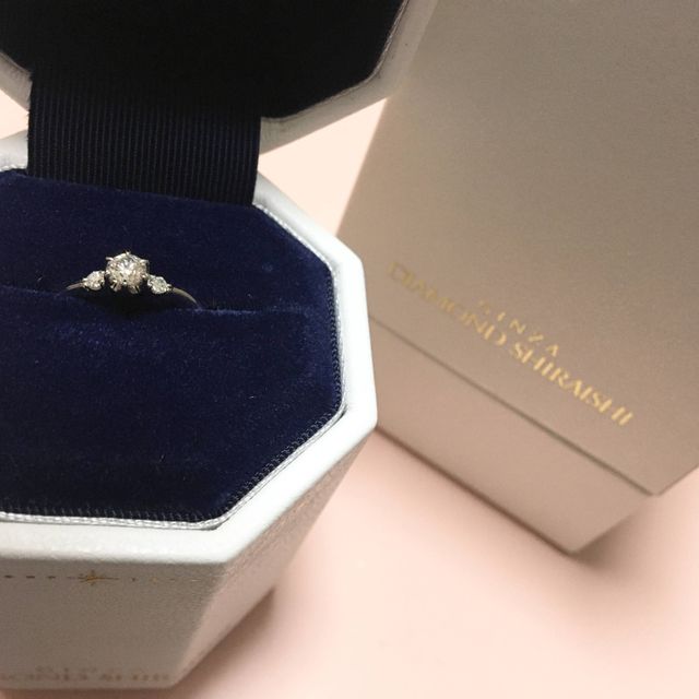 【銀座ダイヤモンドシライシの口コミ】 シンプルで可愛いです。
リングが細いので、はめたときに指が綺麗に見えま…