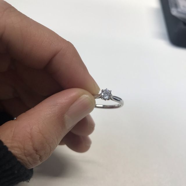 【BRILLIANCE+(ブリリアンスプラス)の口コミ】 ビームスコラボのダイヤが丸い台座に埋め込まれているものと、写真の8つの…