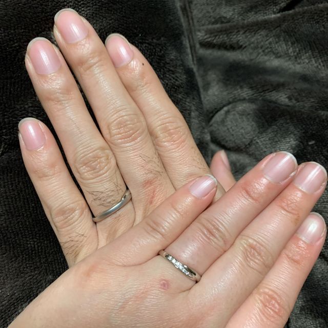 【4℃ BRIDAL(ヨンドシーブライダル)の口コミ】 インターネットで事前に見ていたときはストレートのデザインを気に入って…