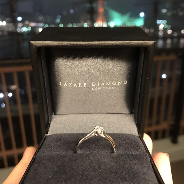 【ラザール ダイヤモンド(LAZARE DIAMOND)の口コミ】 ダイヤモンドが他に比べて輝きがありました。ダイヤモンドの質の割に価格…