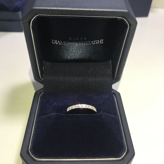 【銀座ダイヤモンドシライシの口コミ】 ダイヤモンドの輝きと、ダイヤモンドをとめている周りの見た目が、他のブ…