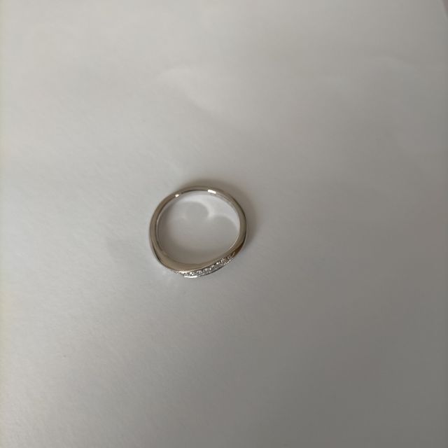 【4℃ BRIDAL(ヨンドシーブライダル)の口コミ】 デザインがとても可愛くて一目惚れしました。ずっと身につけるものなので…