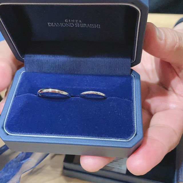 【銀座ダイヤモンドシライシの口コミ】 本当はシンプルなものにしようと思っていましたが、店頭でキラキラしてい…