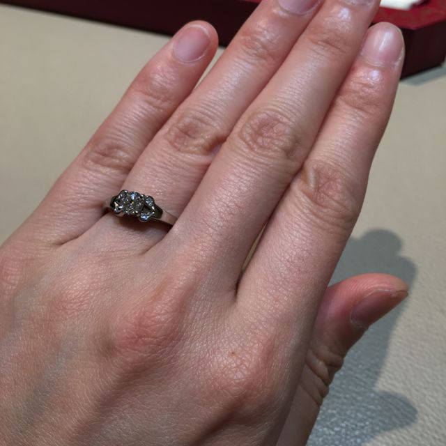 【カルティエ(Cartier)の口コミ】 デザインが素晴らしいです。
特徴的なダイヤを強調するようなデザインのた…